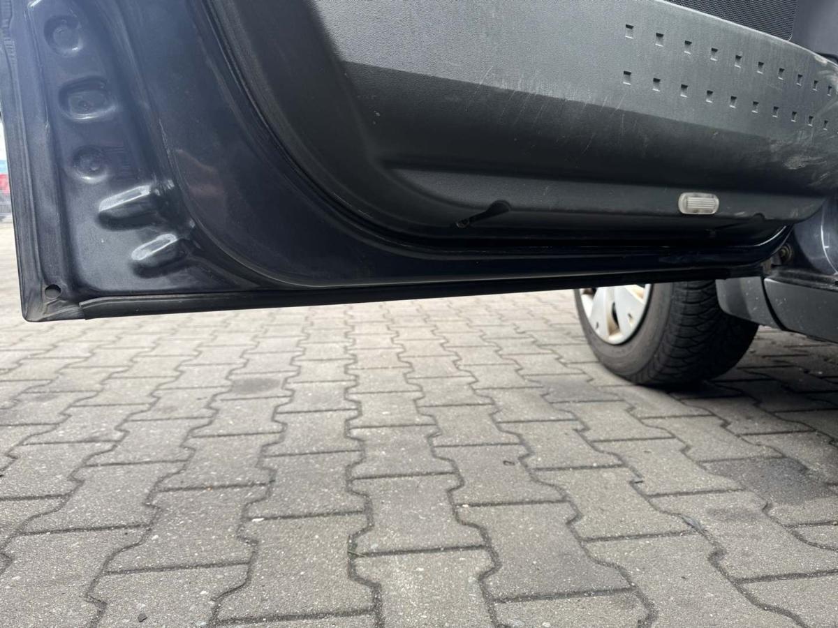Renault Megane 2 Bj.2006 original T&uuml;r vorn links TEB66 Graphitschwarz Rohbau